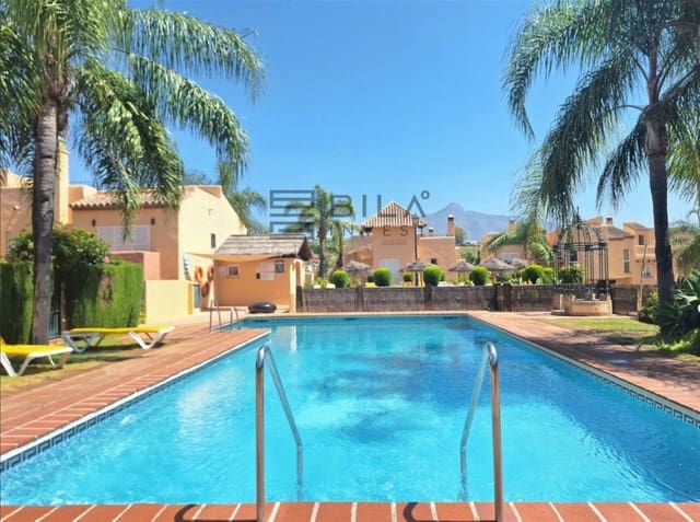Casa de 4 habitaciones en Nueva Andalucia, Marbella en venta con piscina garaje - 599.000 € (Ref: 9609762)
