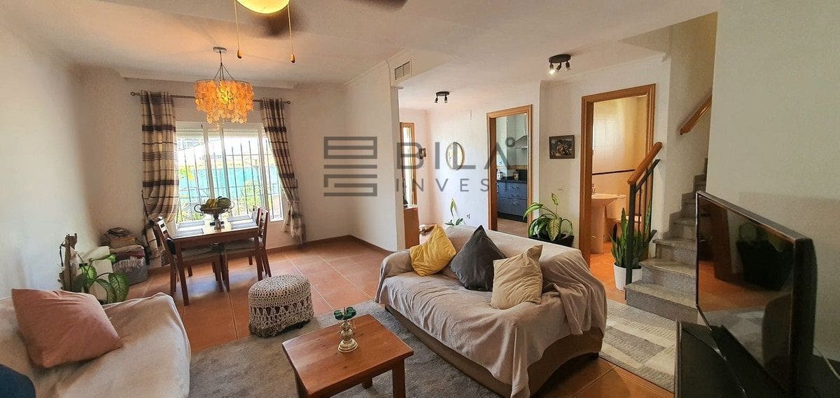 4 makuuhuone Omakotitalo myytävänä paikassa Fuengirola mukana uima-altaan 
autotalli - 530 000 € (Ref: 9609763)