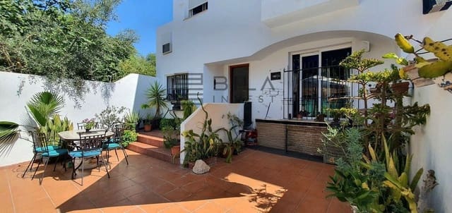 4 makuuhuone Omakotitalo myytävänä paikassa Torreblanca, Fuengirola mukana uima-altaan 
autotalli - 530 000 € (Ref: 9609763)