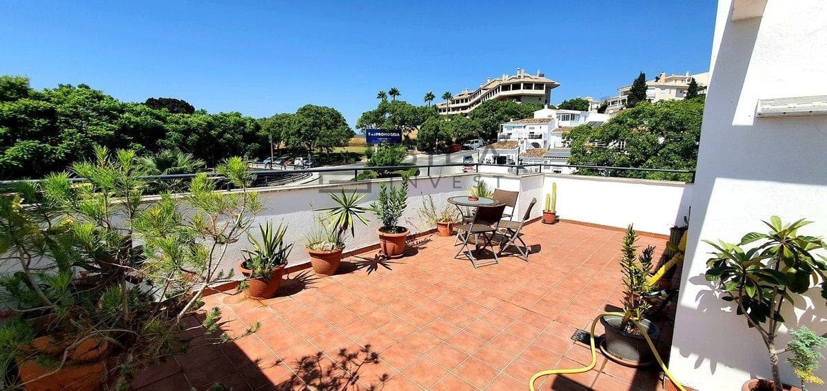 4 makuuhuone Omakotitalo myytävänä paikassa Fuengirola mukana uima-altaan 
autotalli - 530 000 € (Ref: 9609763)