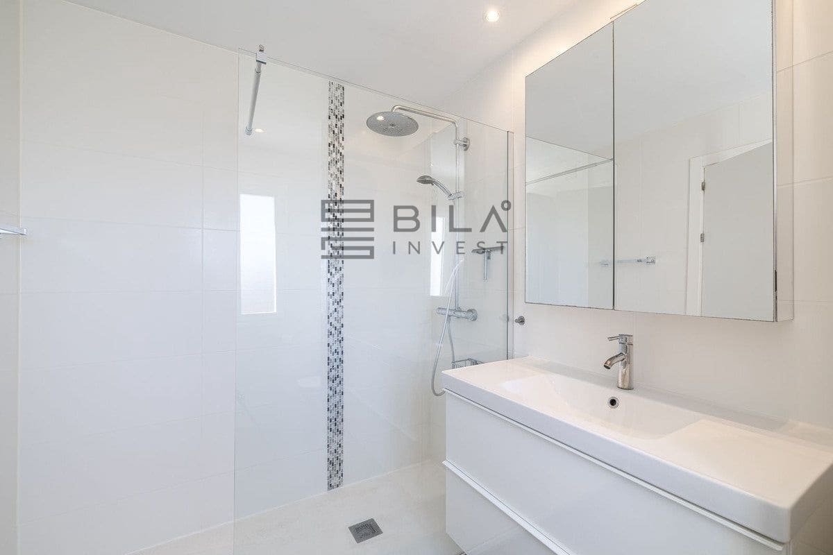 3 makuuhuone Omakotitalo myytävänä paikassa Fuengirola mukana uima-altaan 
autotalli - 590 000 € (Ref: 9609768)