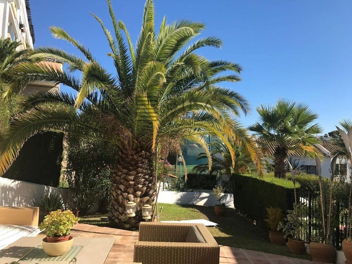 3 chambre Maison de Ville à vendre à Riviera del Sol avec piscine - 549 000 € (Ref: 9609769)