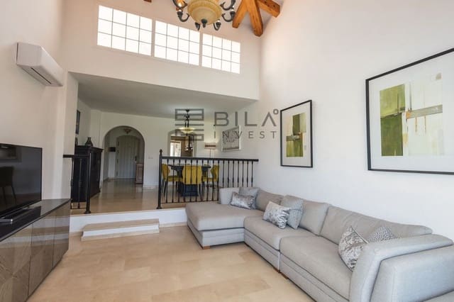 4 chambre Maison de Ville à vendre à Riviera del Sol, Mijas avec piscine garage - 675 000 € (Ref: 9609770)