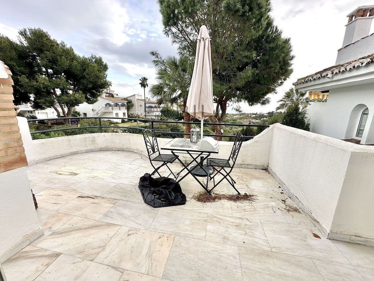 4 chambre Maison de Ville à vendre à Calahonda avec piscine garage - 495 000 € (Ref: 9609771)