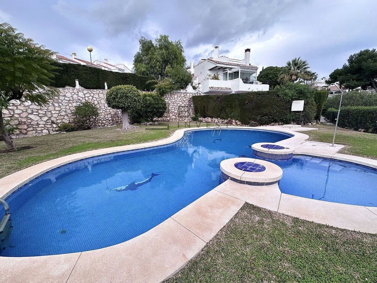 4 chambre Maison de Ville à vendre à Calahonda avec piscine garage - 495 000 € (Ref: 9609771)