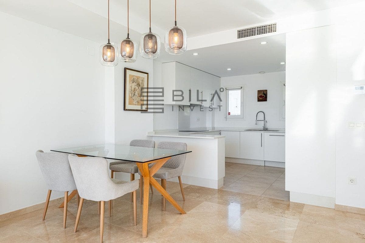 3 sypialnia Dom na sprzedaż w Calahonda z basenem garażem - 729 000 € (Ref: 9609772)