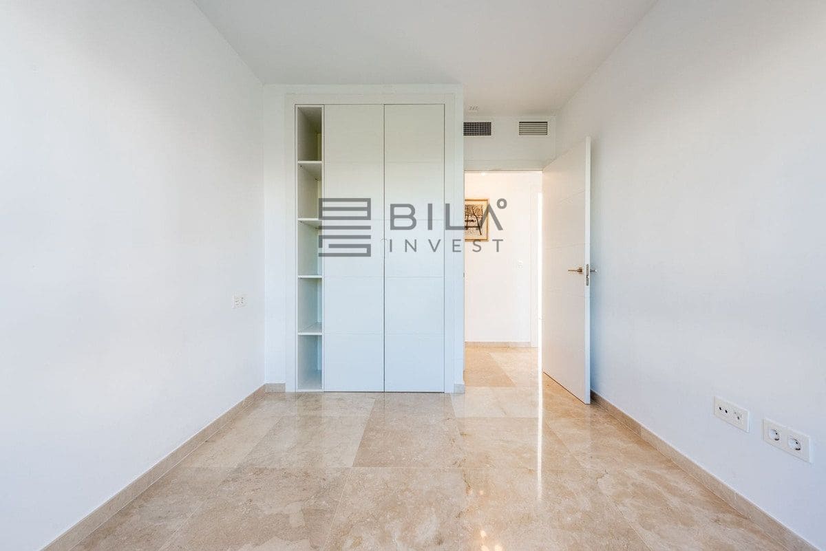 3 sypialnia Dom na sprzedaż w Calahonda z basenem garażem - 729 000 € (Ref: 9609772)