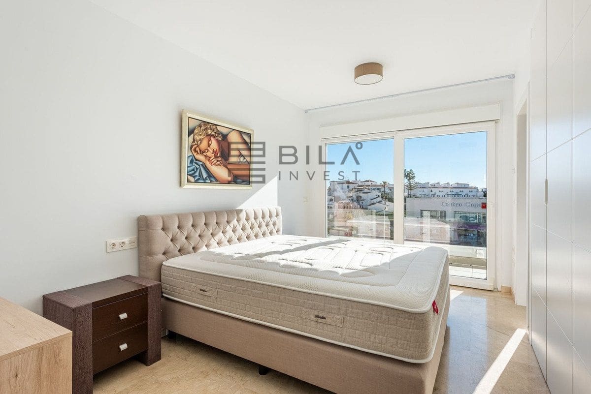 3 sypialnia Dom na sprzedaż w Calahonda z basenem garażem - 729 000 € (Ref: 9609772)