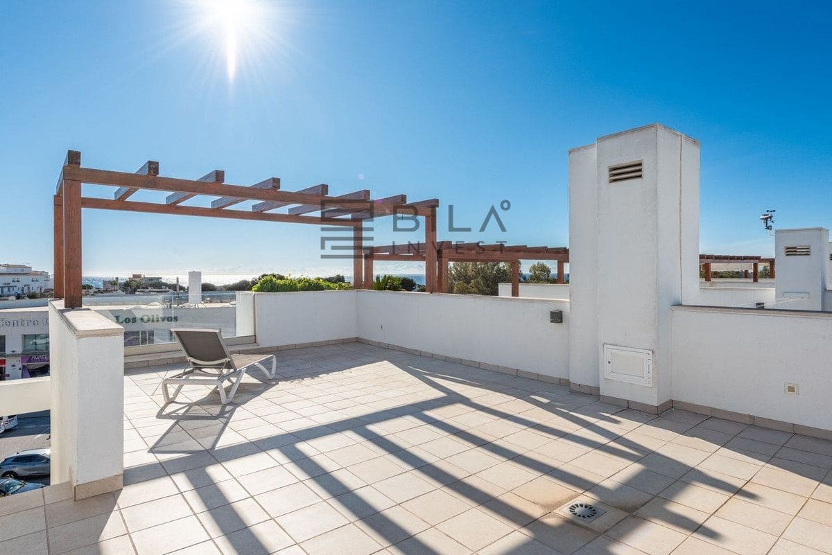 3 sypialnia Dom na sprzedaż w Calahonda z basenem garażem - 729 000 € (Ref: 9609772)