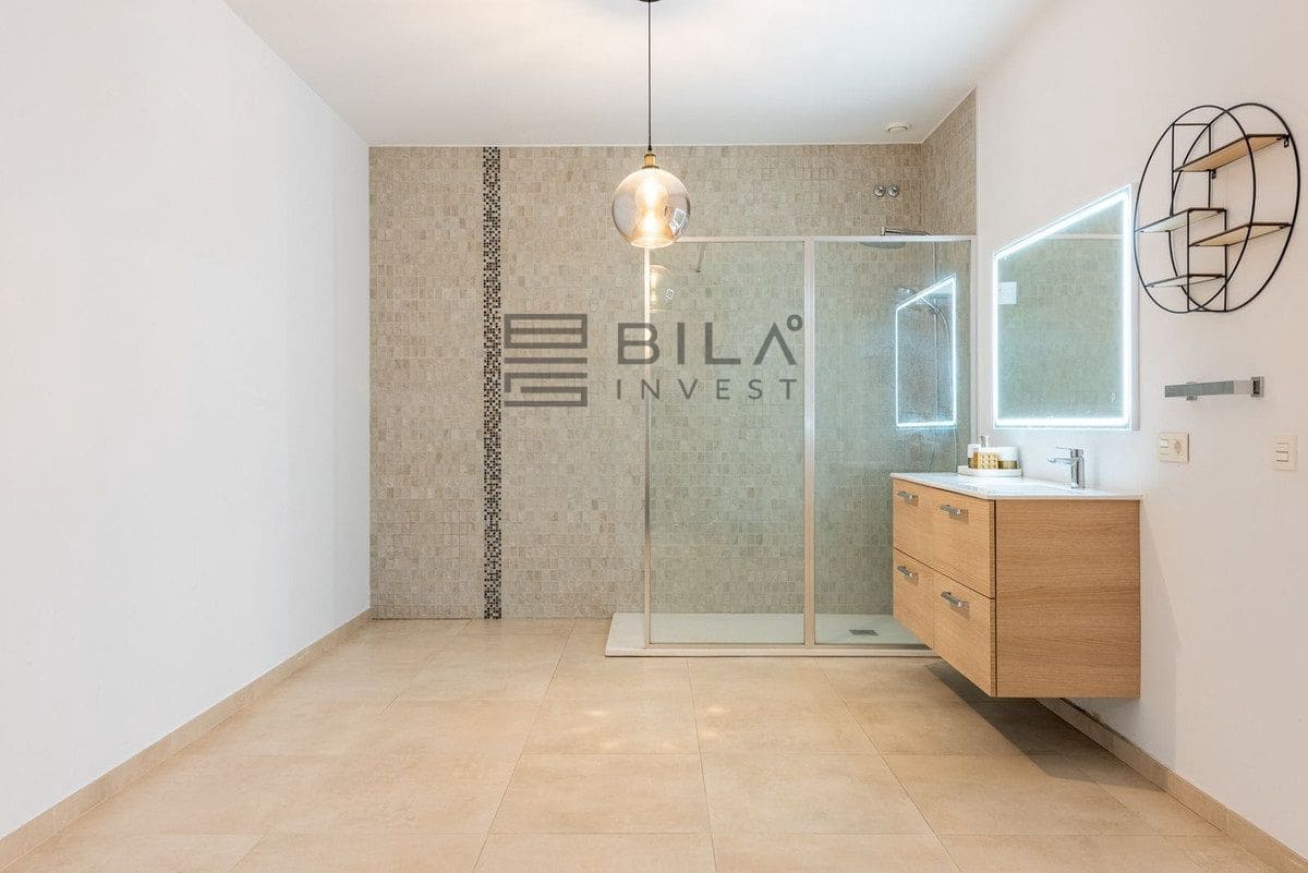 3 sypialnia Dom na sprzedaż w Calahonda z basenem garażem - 729 000 € (Ref: 9609772)