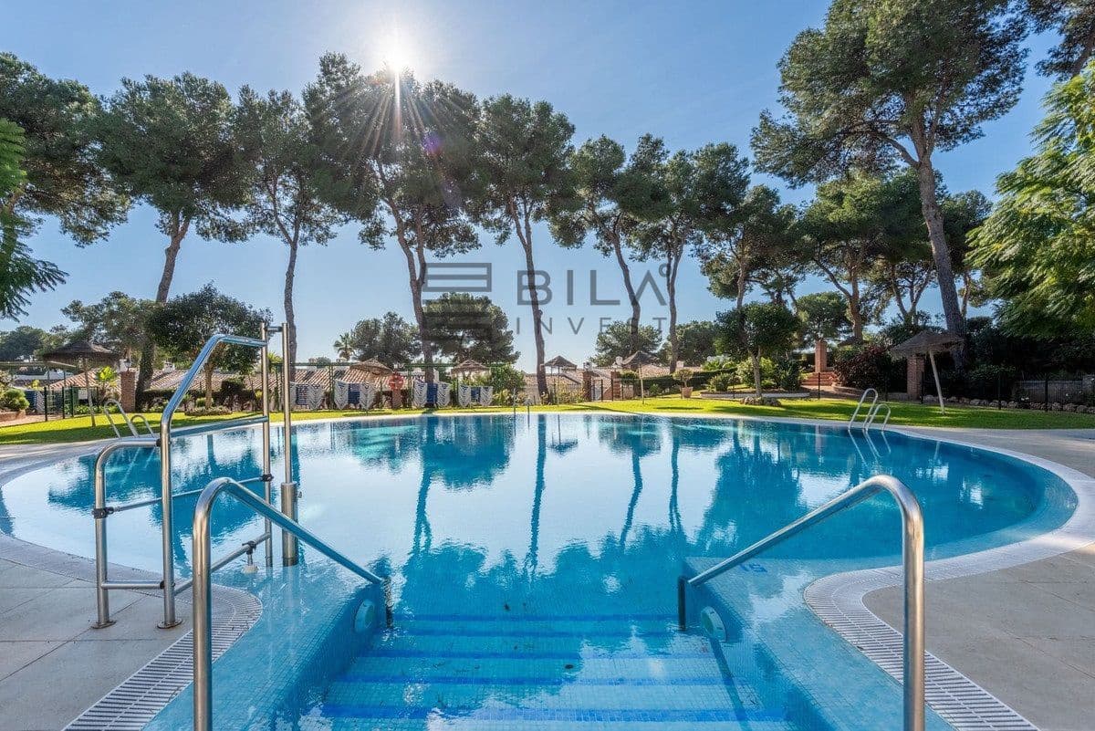 2 soveværelse Lejlighed til salg i Miraflores med swimmingpool garage - € 365.000 (Ref: 9609773)