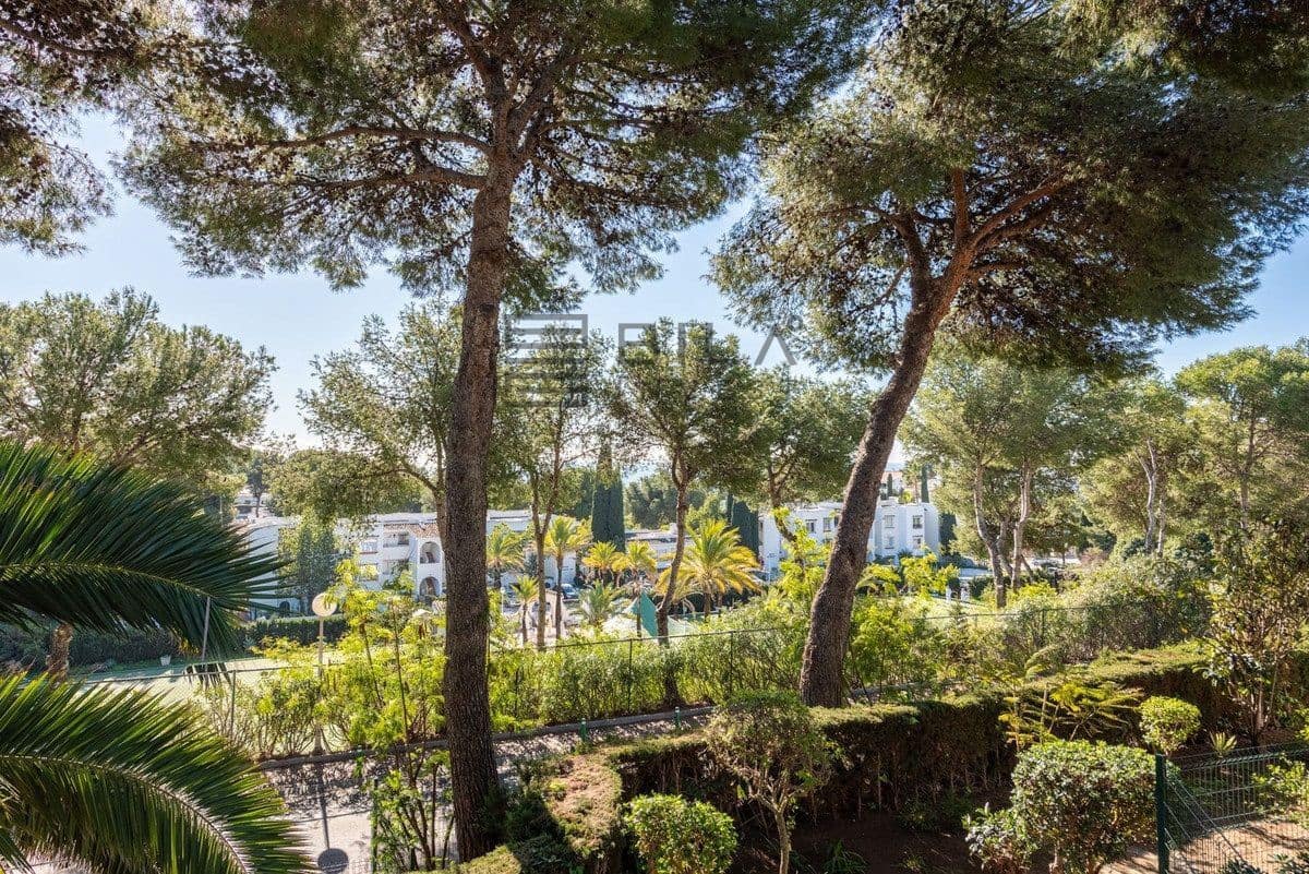 2 soveværelse Lejlighed til salg i Miraflores med swimmingpool garage - € 365.000 (Ref: 9609773)