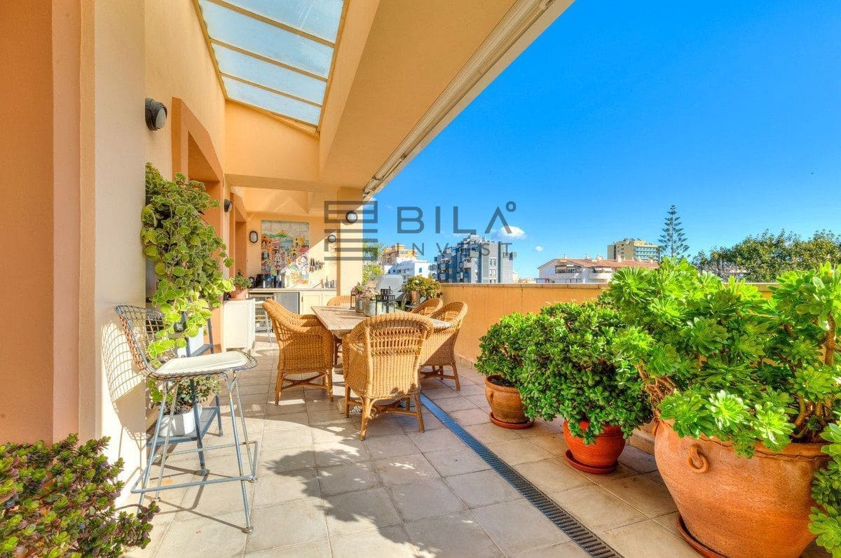 4 soveværelse Penthouse til salg i Fuengirola med swimmingpool - € 1.195.000 (Ref: 9609775)