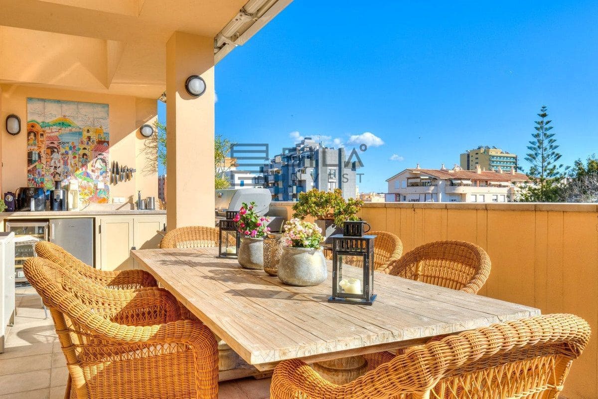 4 soveværelse Penthouse til salg i Fuengirola med swimmingpool - € 1.195.000 (Ref: 9609775)