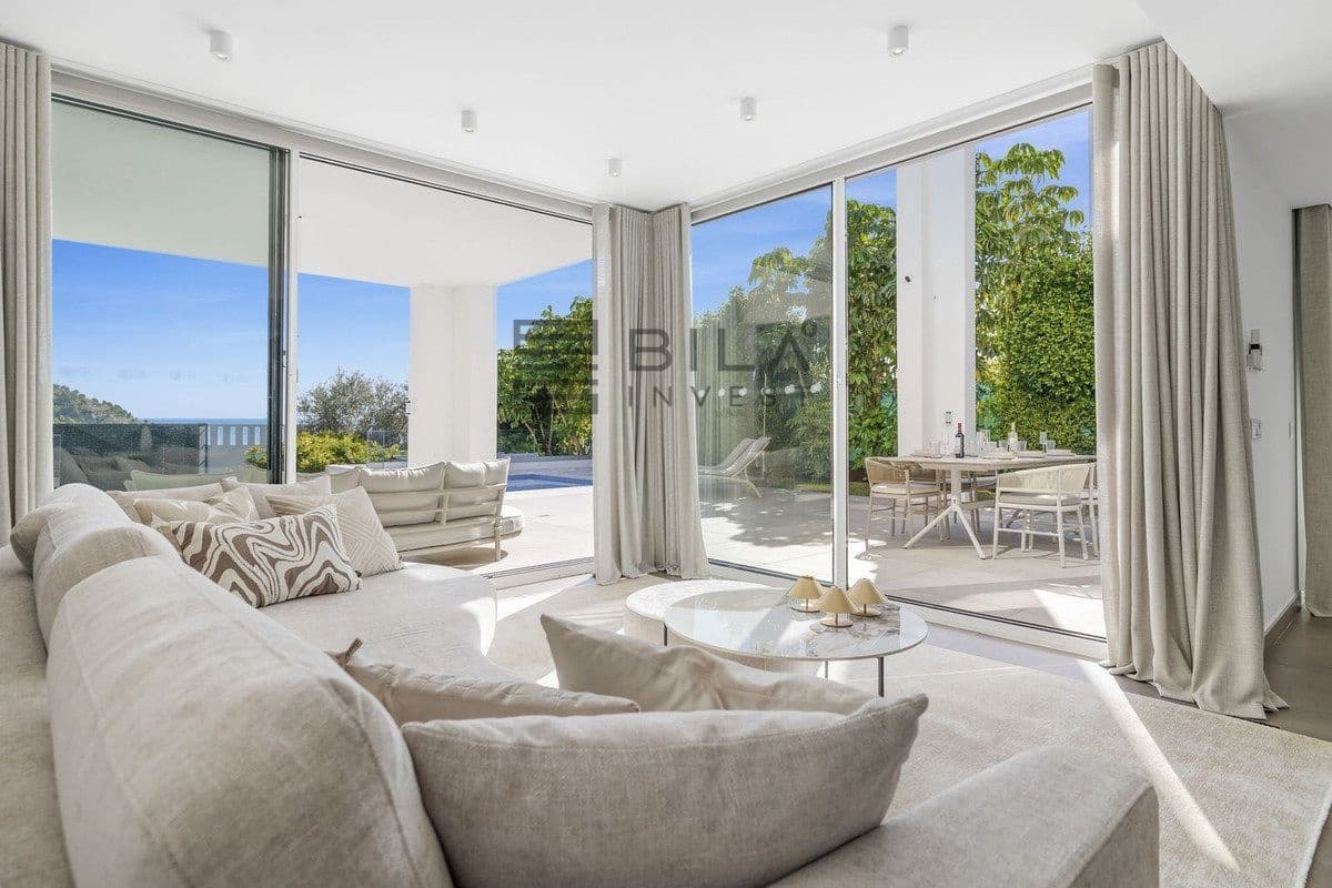 3 bedroom Villa for sale in Mijas with pool garage - € 1,350,000 (Ref: 9609779)