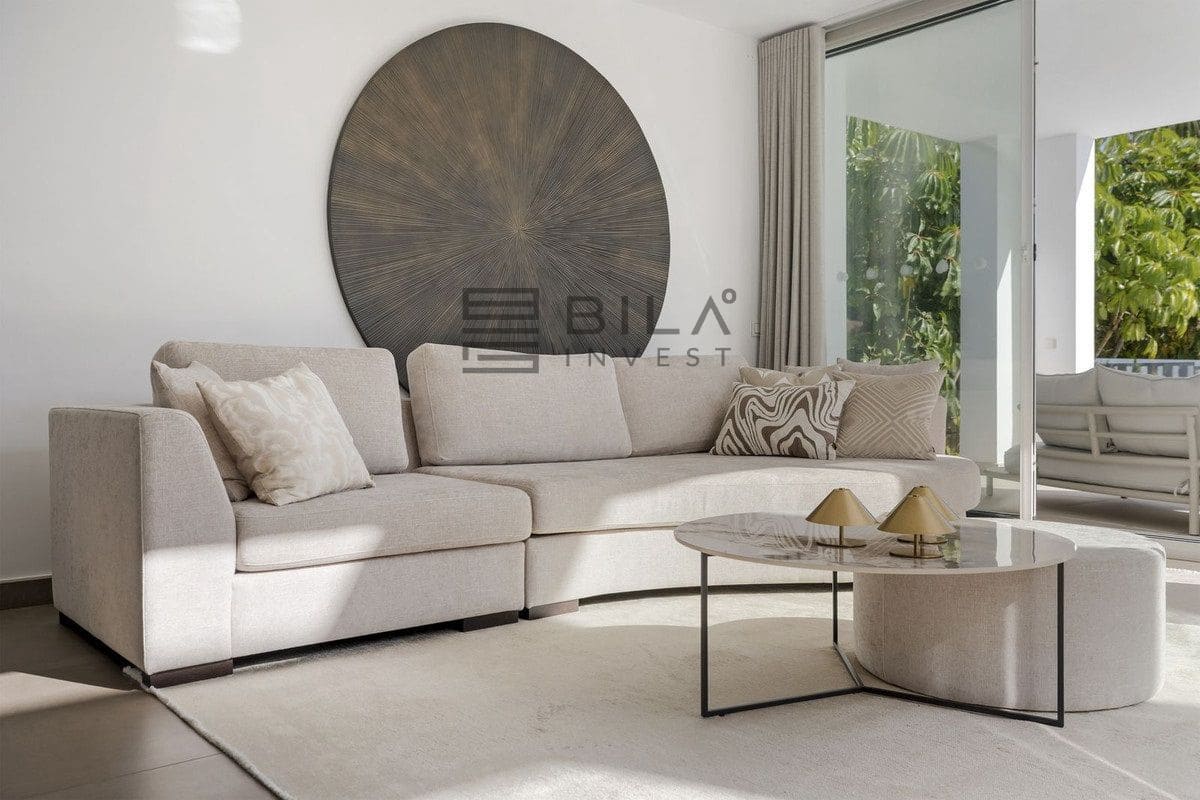 3 bedroom Villa for sale in Mijas with pool garage - € 1,350,000 (Ref: 9609779)