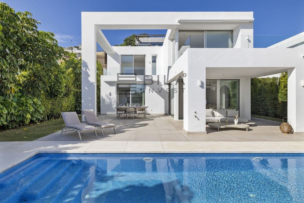 3 bedroom Villa for sale in Mijas with pool garage - € 1,350,000 (Ref: 9609779)