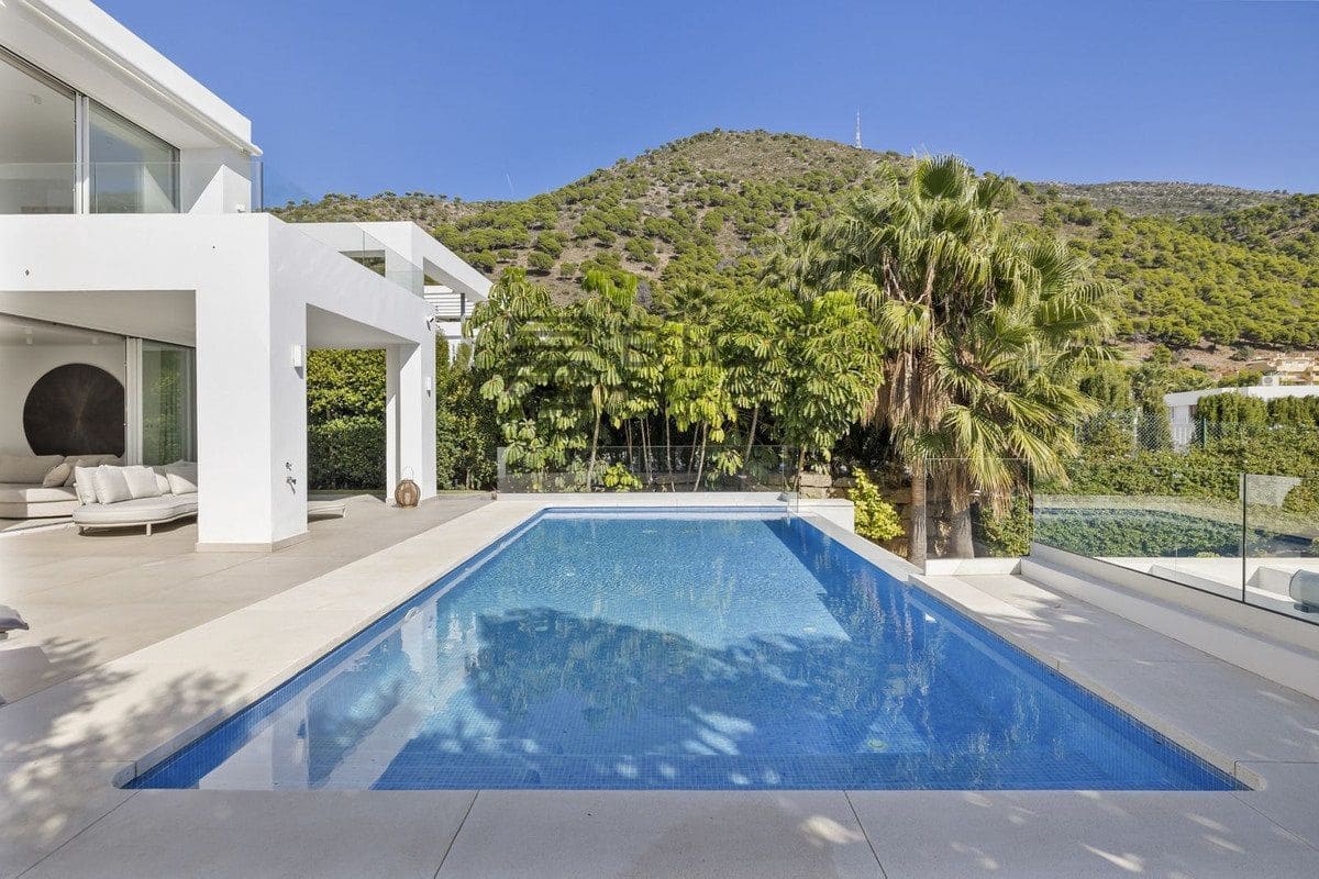 3 bedroom Villa for sale in Mijas with pool garage - € 1,350,000 (Ref: 9609779)