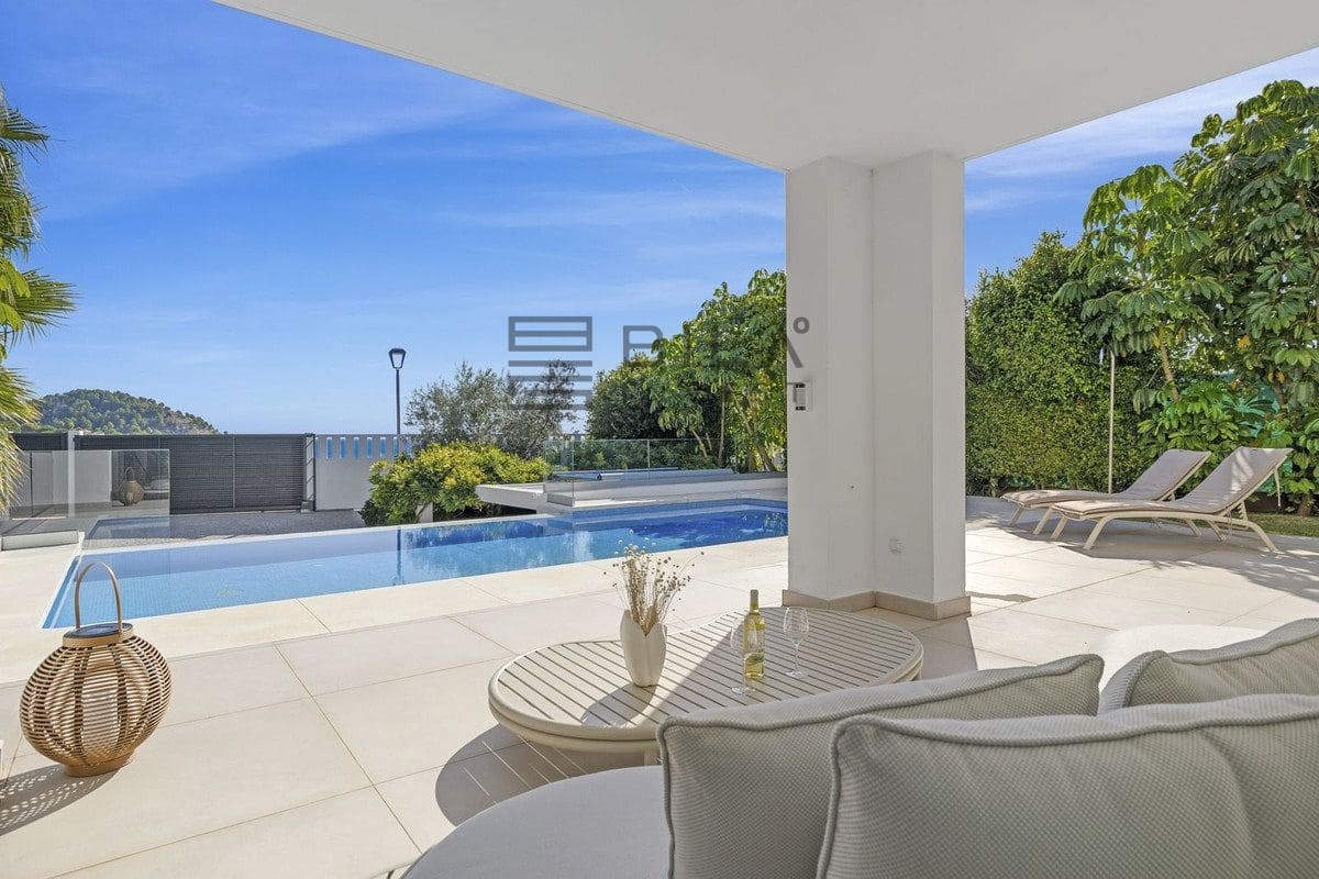 3 bedroom Villa for sale in Mijas with pool garage - € 1,350,000 (Ref: 9609779)