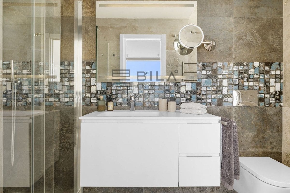 3 bedroom Villa for sale in Mijas with pool garage - € 1,350,000 (Ref: 9609779)