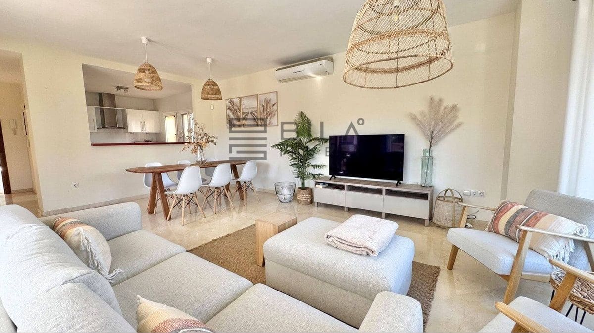 3 soveværelse Villa til salg i Riviera del Sol med swimmingpool garage - € 730.000 (Ref: 9609780)