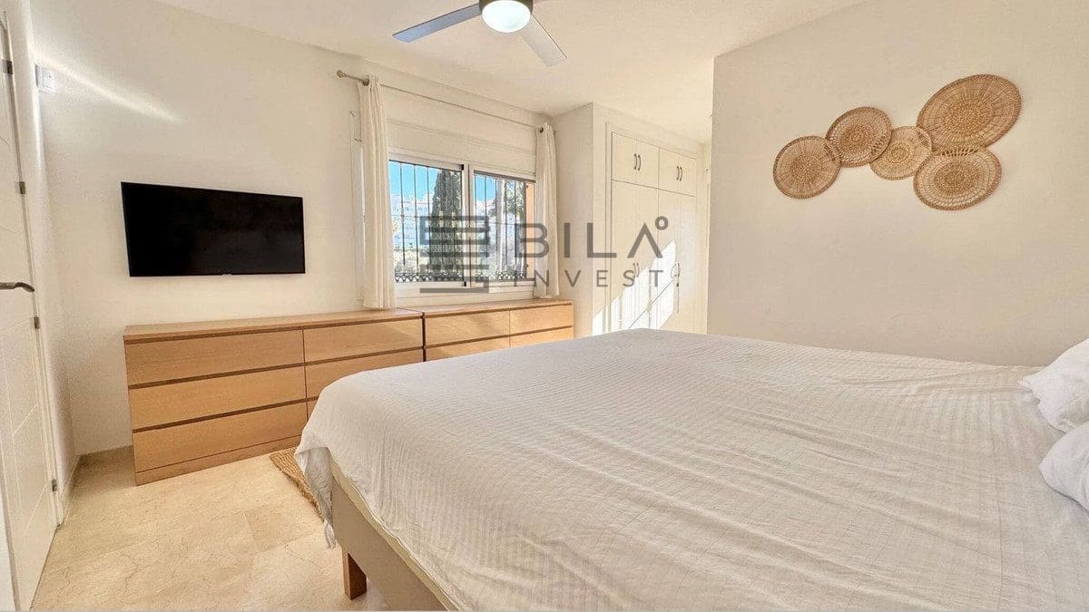 3 soveværelse Villa til salg i Riviera del Sol med swimmingpool garage - € 730.000 (Ref: 9609780)