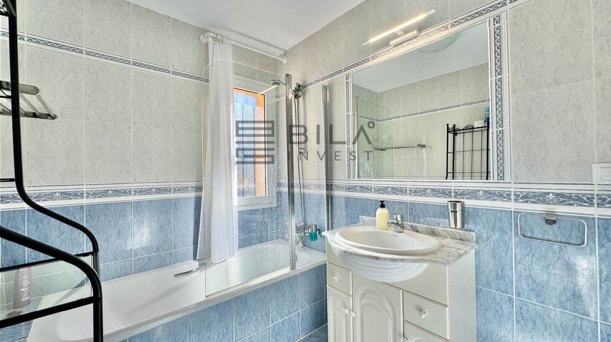 3 soveværelse Villa til salg i Riviera del Sol med swimmingpool garage - € 730.000 (Ref: 9609780)