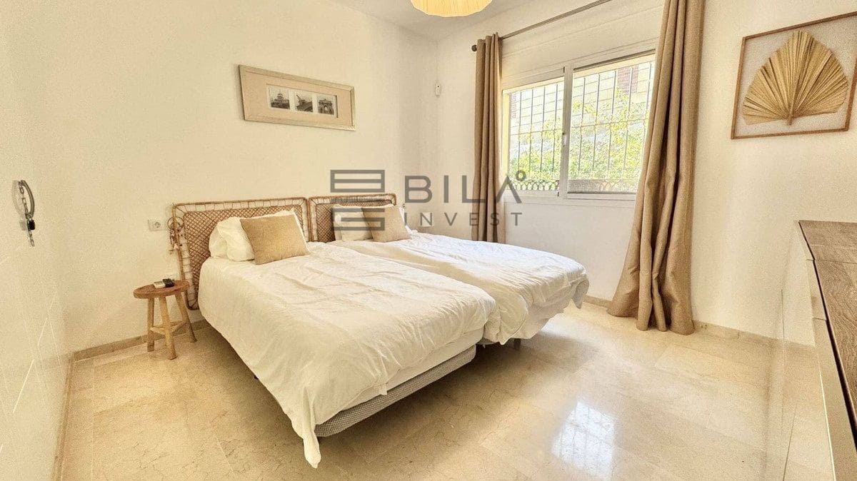 3 soveværelse Villa til salg i Riviera del Sol med swimmingpool garage - € 730.000 (Ref: 9609780)