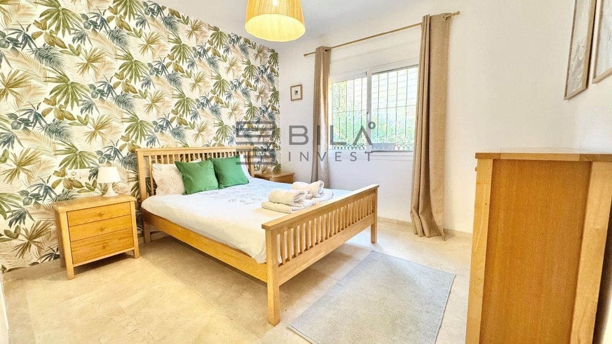 3 soveværelse Villa til salg i Riviera del Sol med swimmingpool garage - € 730.000 (Ref: 9609780)