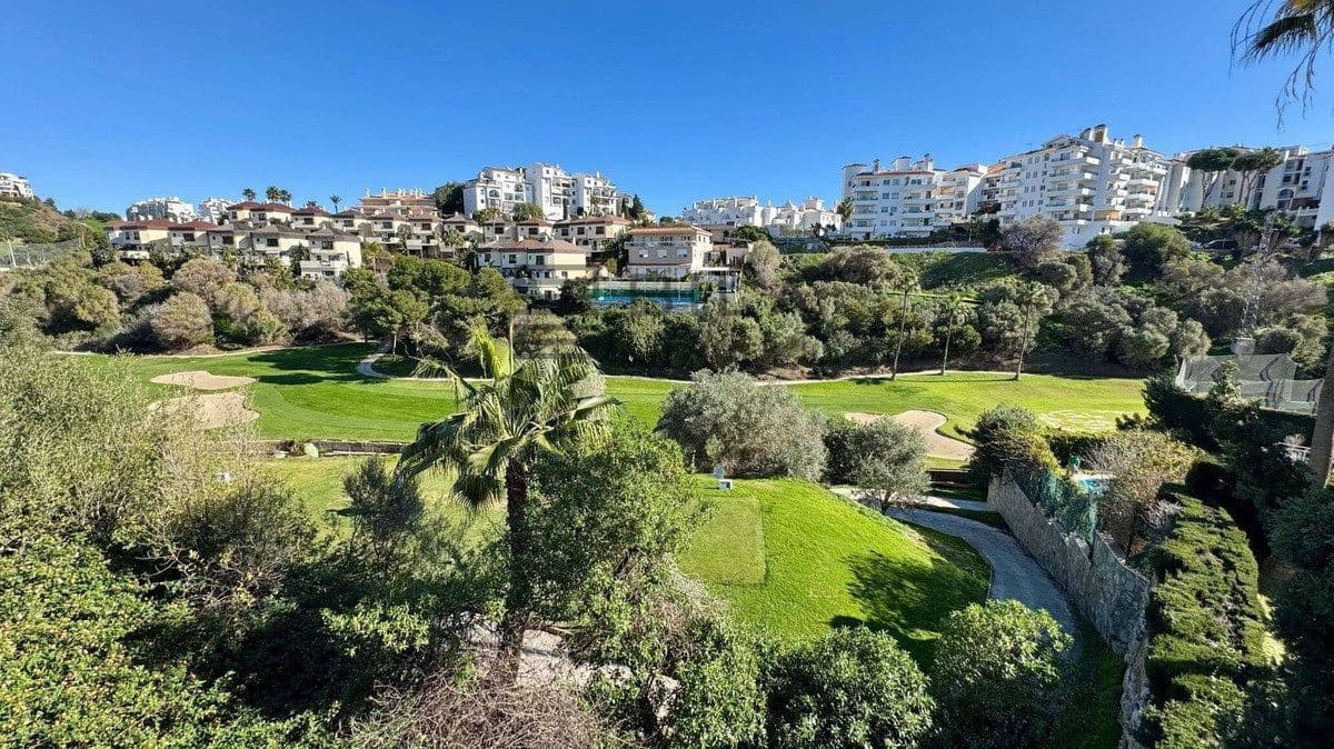 3 soveværelse Villa til salg i Riviera del Sol med swimmingpool garage - € 730.000 (Ref: 9609780)