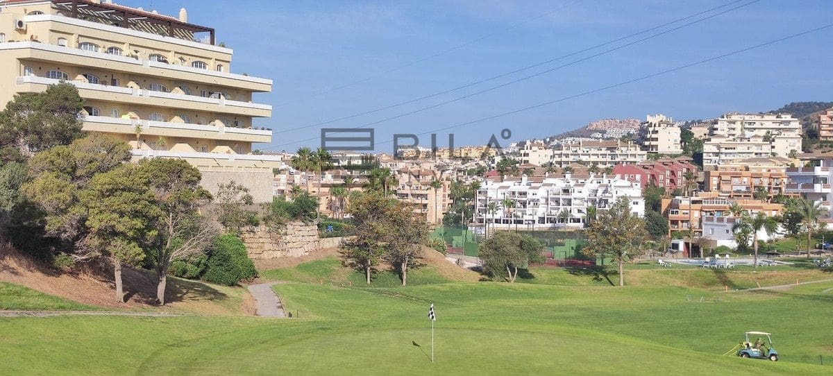 2 chambre Appartement à vendre à Riviera del Sol avec piscine garage - 310 000 € (Ref: 9609786)