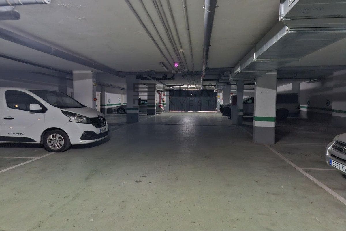 2 bedroom Flat for sale in La Cala de Mijas with pool garage - € 275,000 (Ref: 9609788)