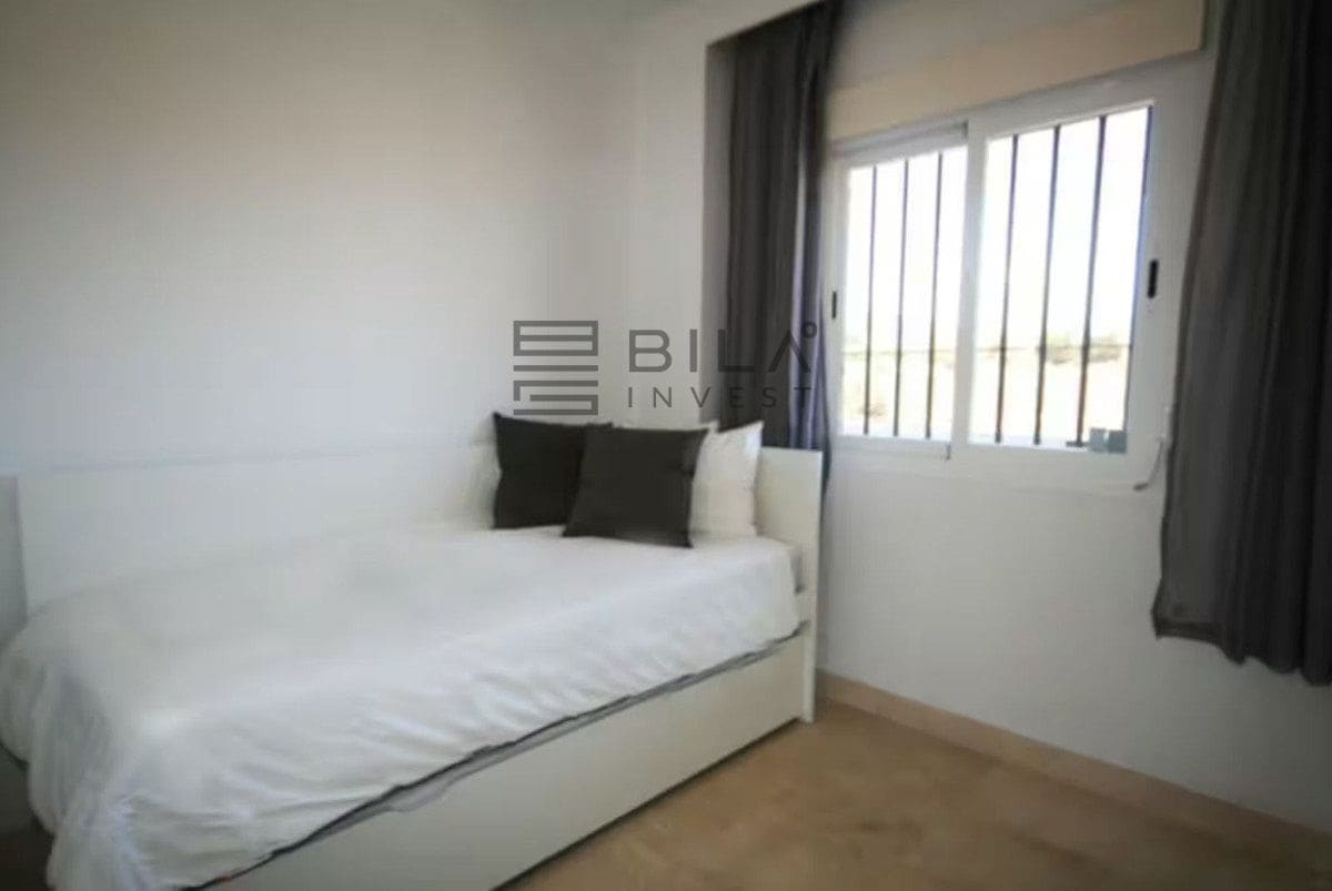 2 bedroom Flat for sale in La Cala de Mijas with pool garage - € 275,000 (Ref: 9609788)