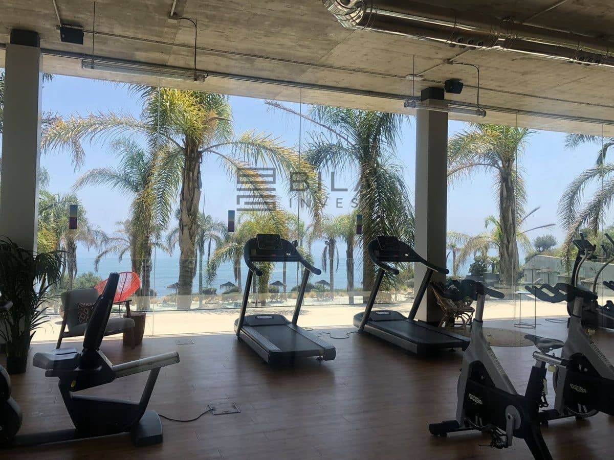 2 sypialnia Mieszkanie na sprzedaż w El Chaparral z basenem garażem - 675 000 € (Ref: 9609789)