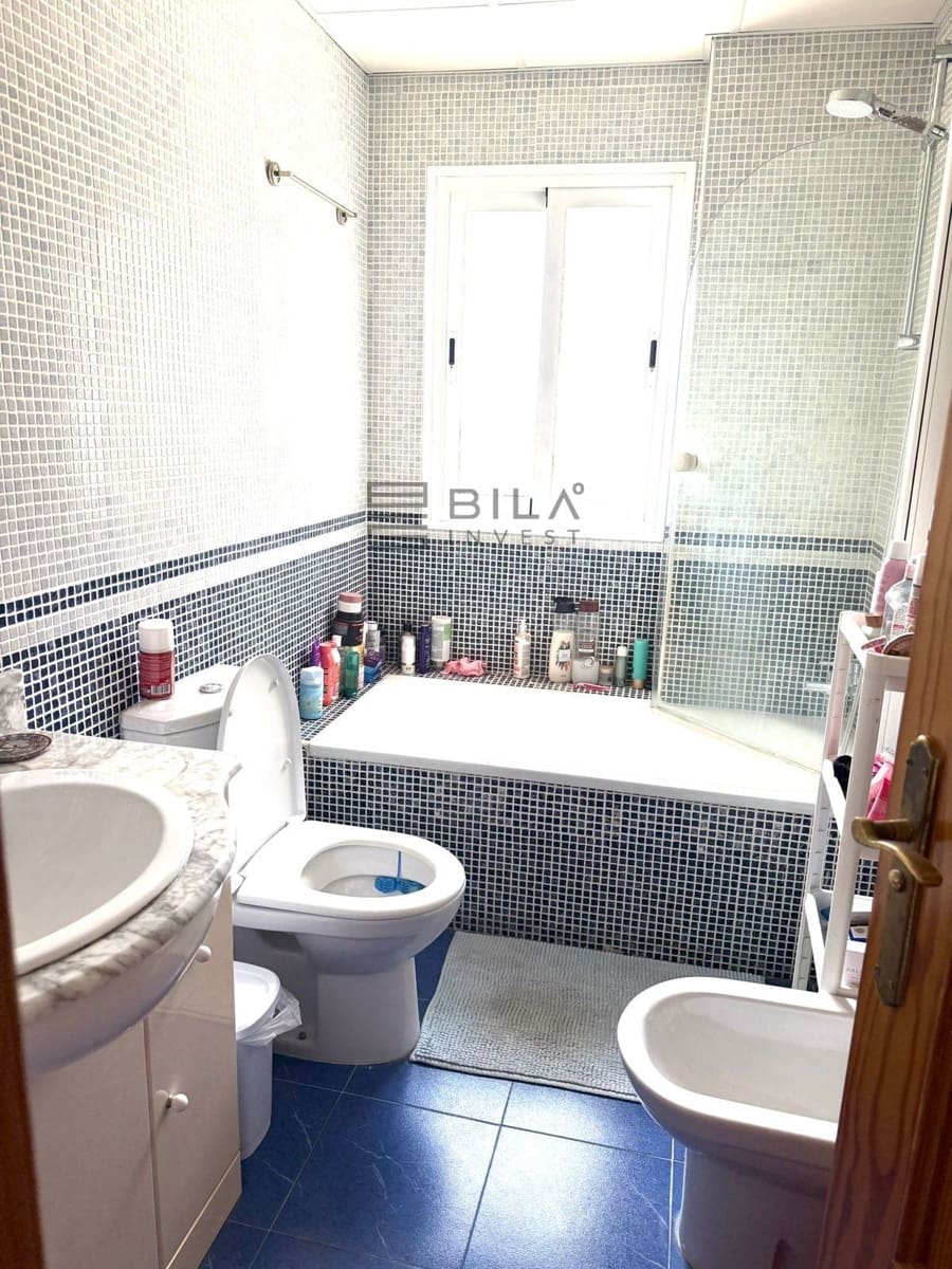 2 slaapkamer Flat te koop in Riviera del Sol met zwembad garage - € 265.000 (Ref: 9609791)