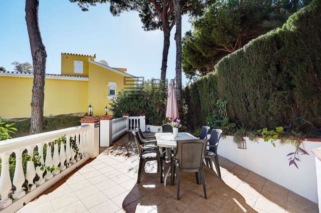 3 sypialnia Willa na sprzedaż w Calahonda, Mijas z basenem garażem - 650 000 € (Ref: 9609793)