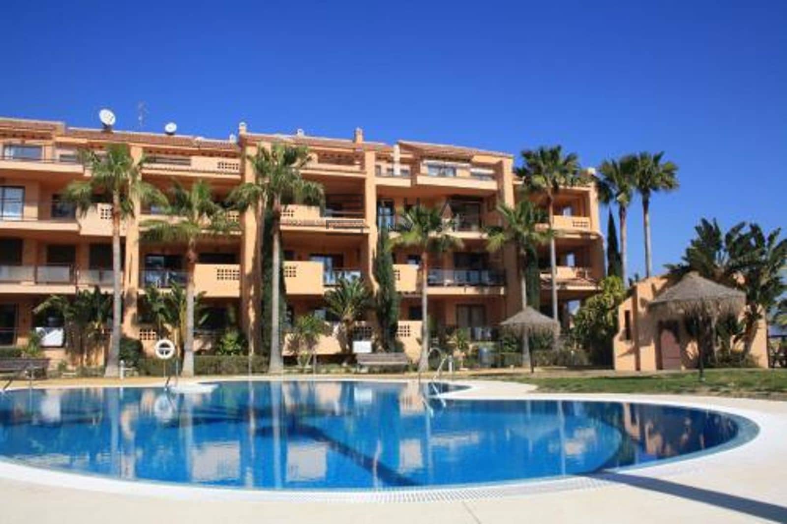 2 soverom Leilighet til salgs i La Cala de Mijas med svømmebasseng garasje - € 285 000 (Ref: 9609796)
