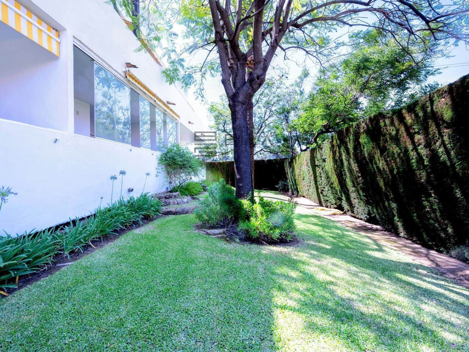 2 soveværelse Lejlighed til salg i Marbella med swimmingpool - € 385.000 (Ref: 9609807)