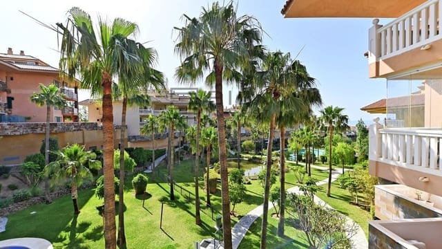 2 bedroom Flat for sale in El Higuerón, Fuengirola with pool garage - € 399,000 (Ref: 9609813)