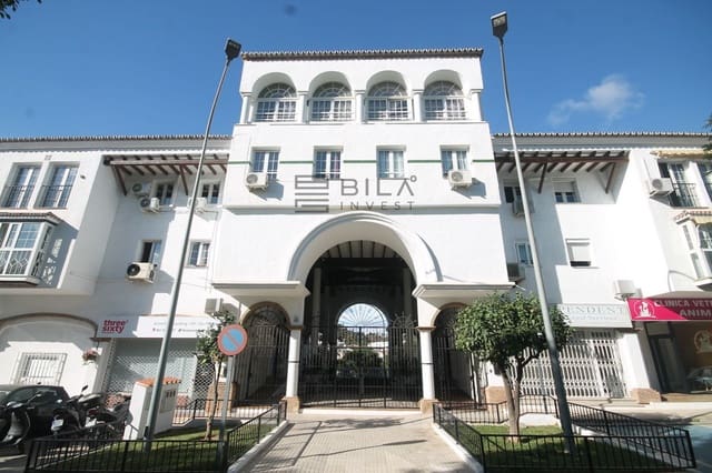 2 bedroom Flat for sale in Mijas Costa, Mijas with pool - € 264,000 (Ref: 9609815)