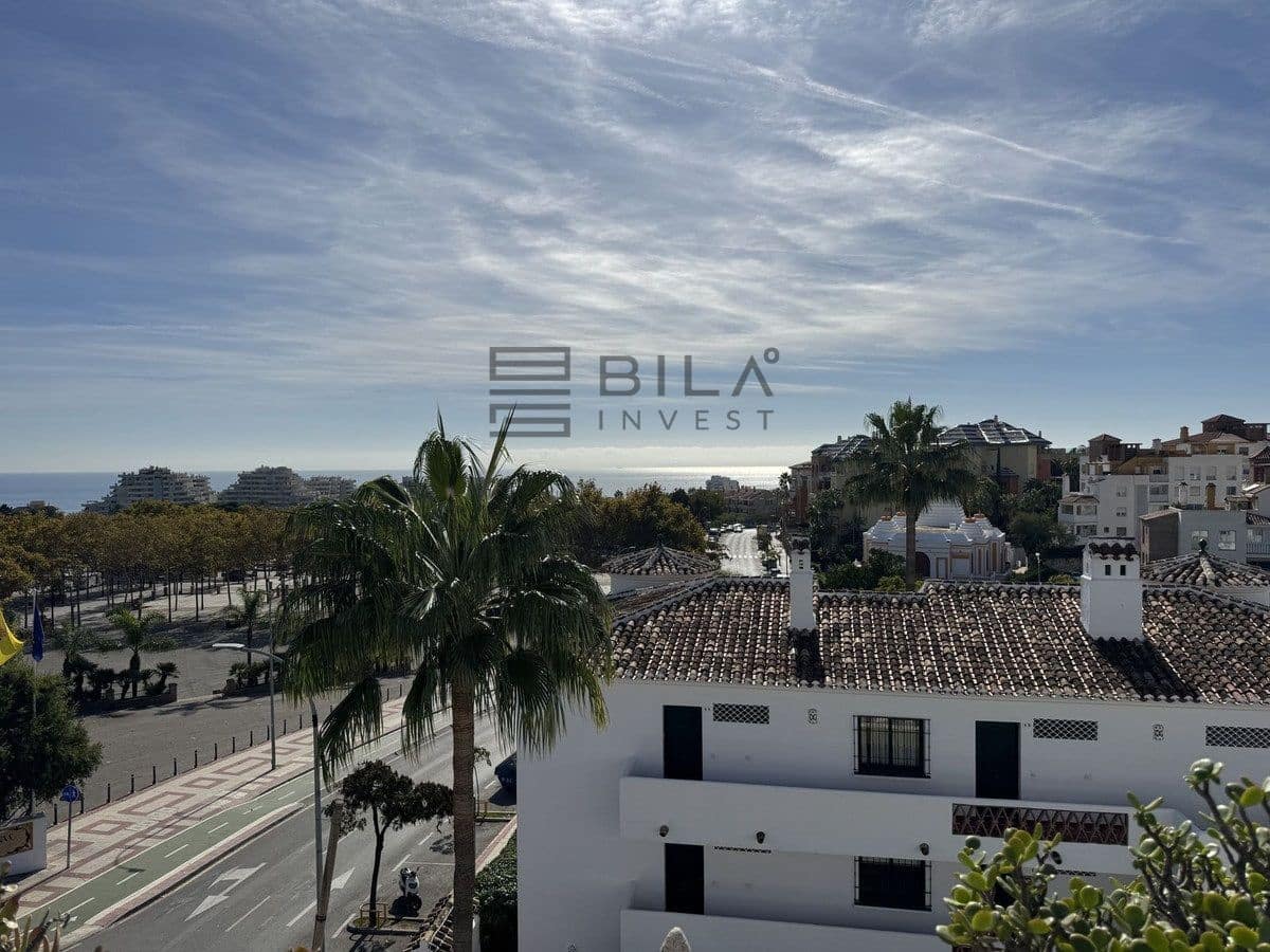 2 slaapkamer Penthouse te koop in Benalmadena Costa met zwembad - € 448.000 (Ref: 9609817)