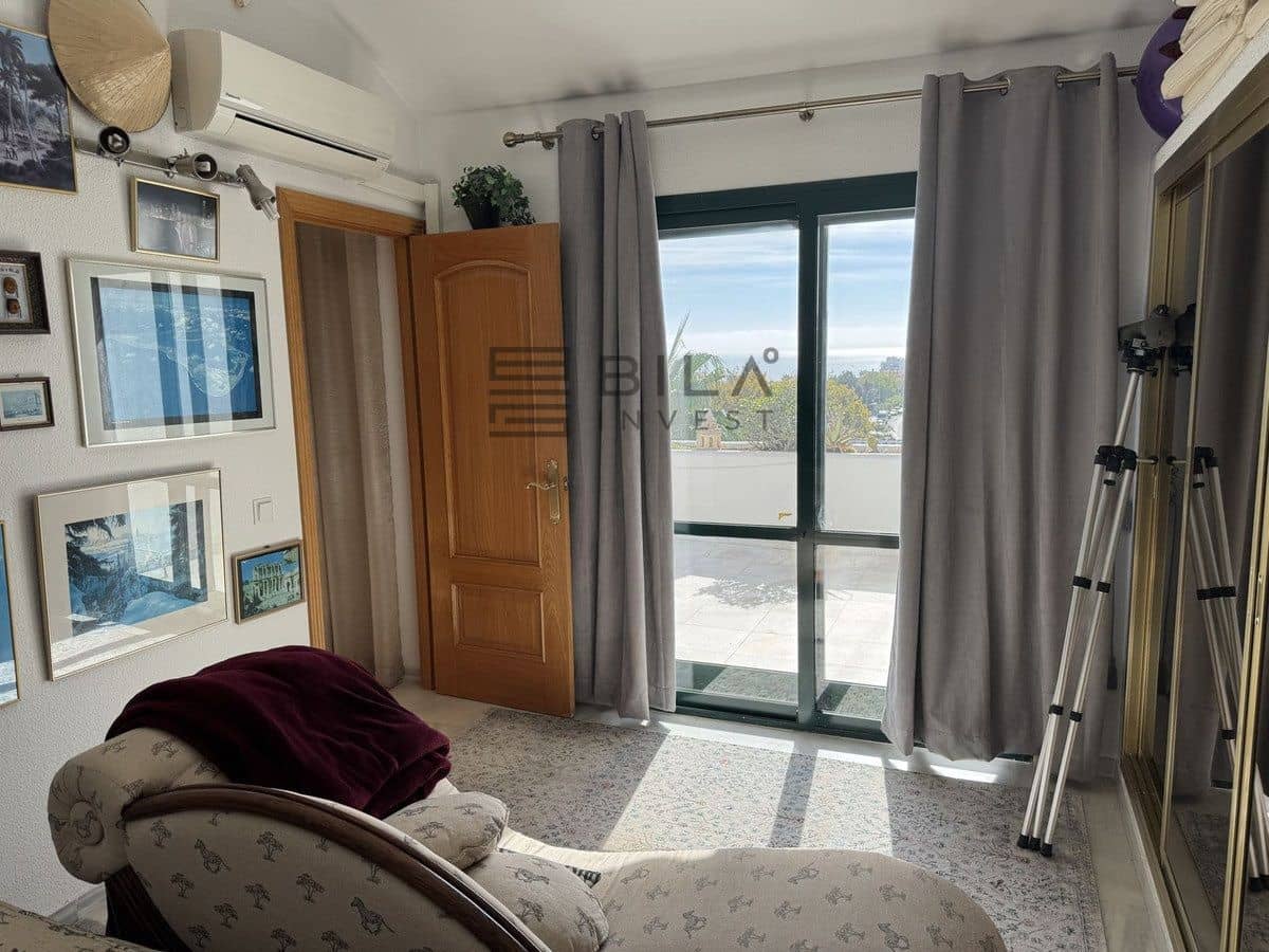 2 slaapkamer Penthouse te koop in Benalmadena Costa met zwembad - € 448.000 (Ref: 9609817)