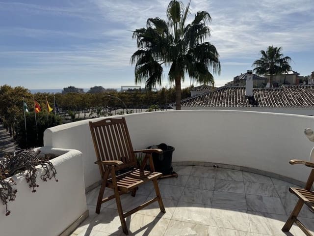 2 slaapkamer Penthouse te koop in Benalmadena Costa, Benalmádena met zwembad - € 448.000 (Ref: 9609817)