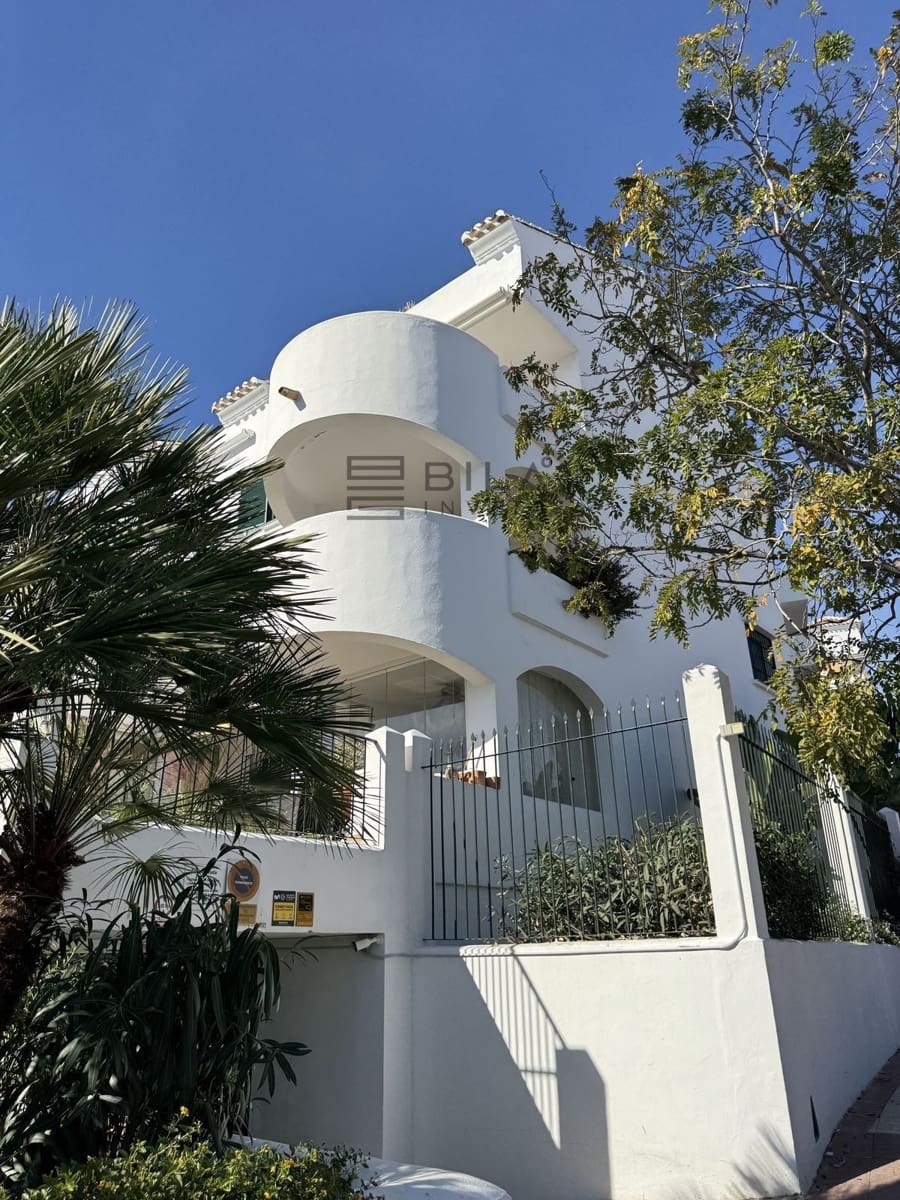 2 slaapkamer Penthouse te koop in Benalmadena Costa met zwembad - € 448.000 (Ref: 9609817)