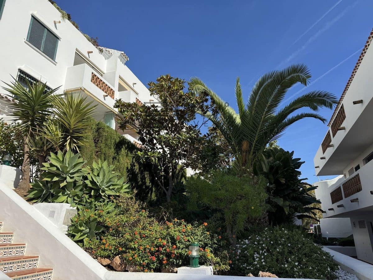 2 slaapkamer Penthouse te koop in Benalmadena Costa met zwembad - € 448.000 (Ref: 9609817)