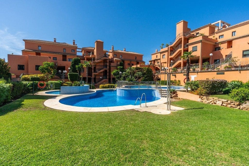 3 Zimmer Wohnung zu verkaufen in Elviria mit Pool - 549.000 € (Ref: 9609820)