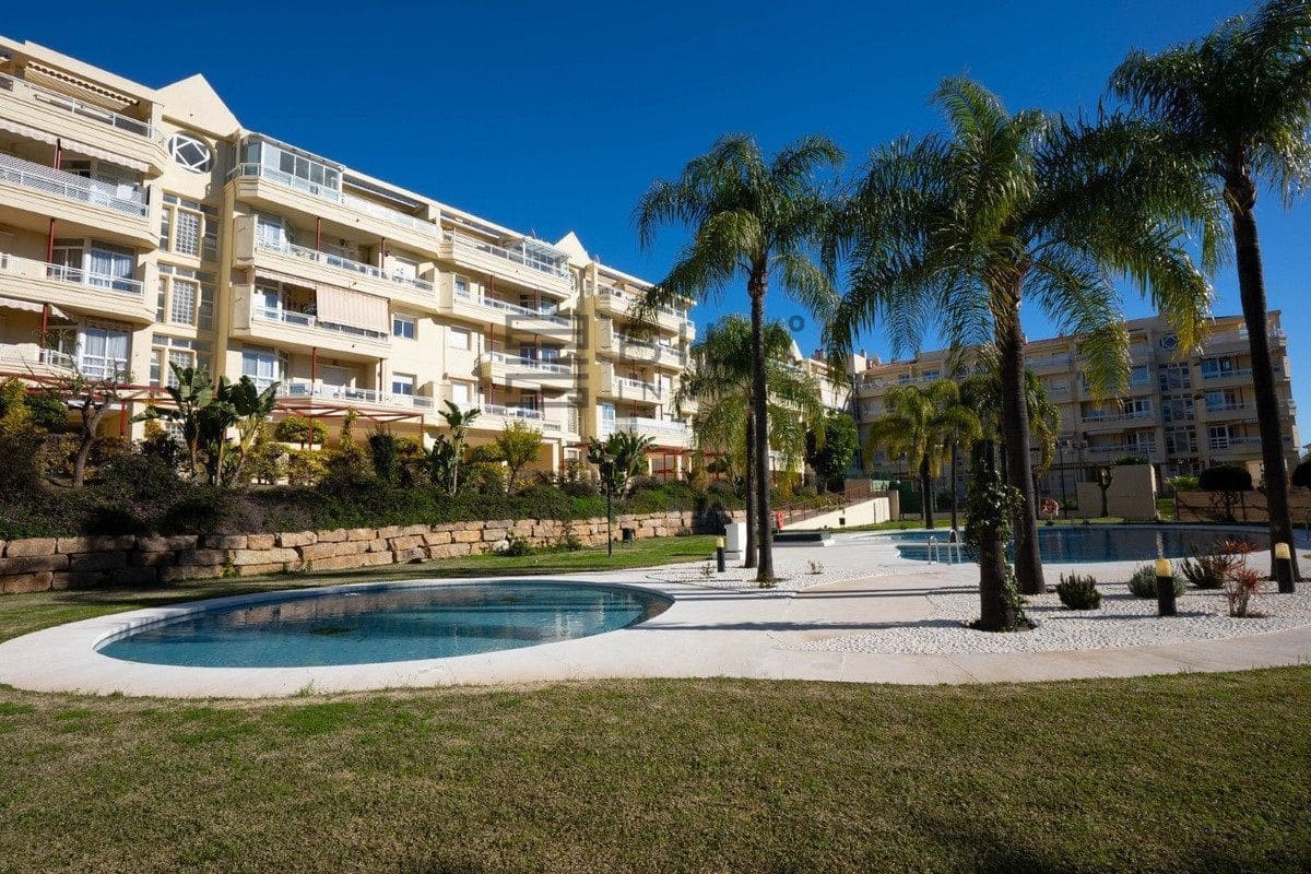 3 bedroom Flat for sale in La Cala Hills with pool garage - € 375,000 (Ref: 9609821)