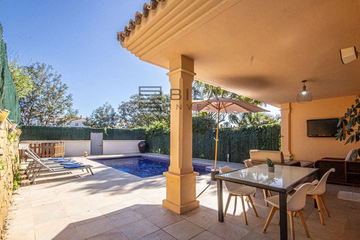 4 sypialnia Dom na sprzedaż w Riviera del Sol z basenem - 579 000 € (Ref: 9609822)