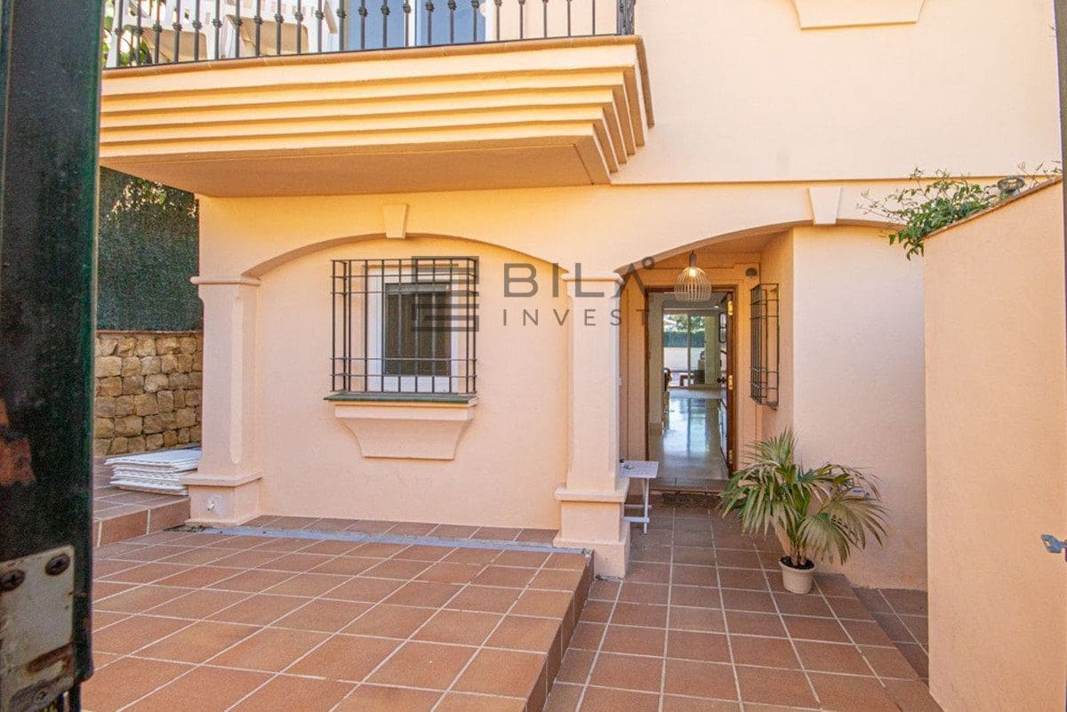 4 sypialnia Dom na sprzedaż w Riviera del Sol z basenem - 579 000 € (Ref: 9609822)