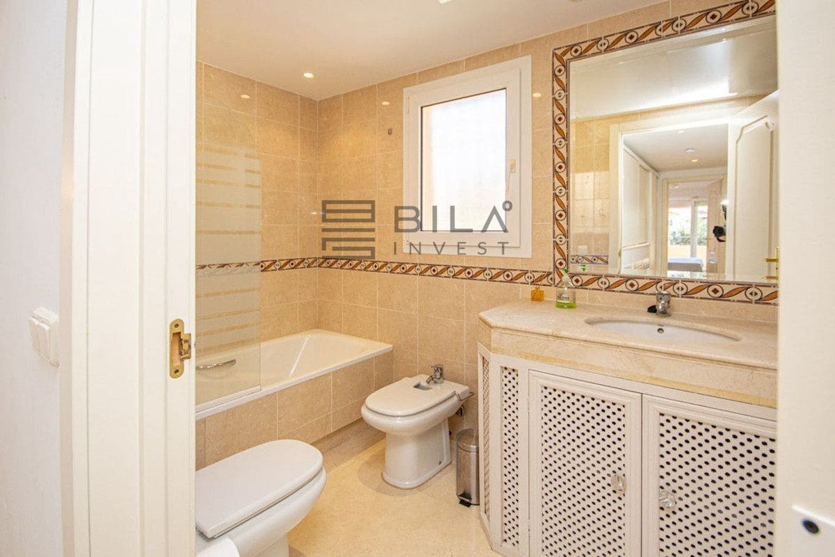 4 sypialnia Dom na sprzedaż w Riviera del Sol z basenem - 579 000 € (Ref: 9609822)